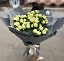 Букет Белые кустовые розы Солинеро в Коноково