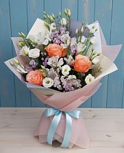 Букет цветов из:  Лизиантусы, Розы, Альстромерии и Гипсофила в Коноково