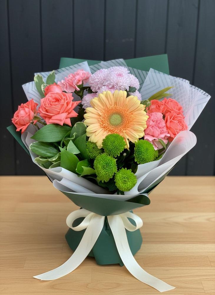 Букет цветов из: Гвоздики, Розы, Герберы и Хризантемы в Коноково