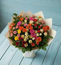 Букет Микс из разноцветных кустовых роз в Коноково